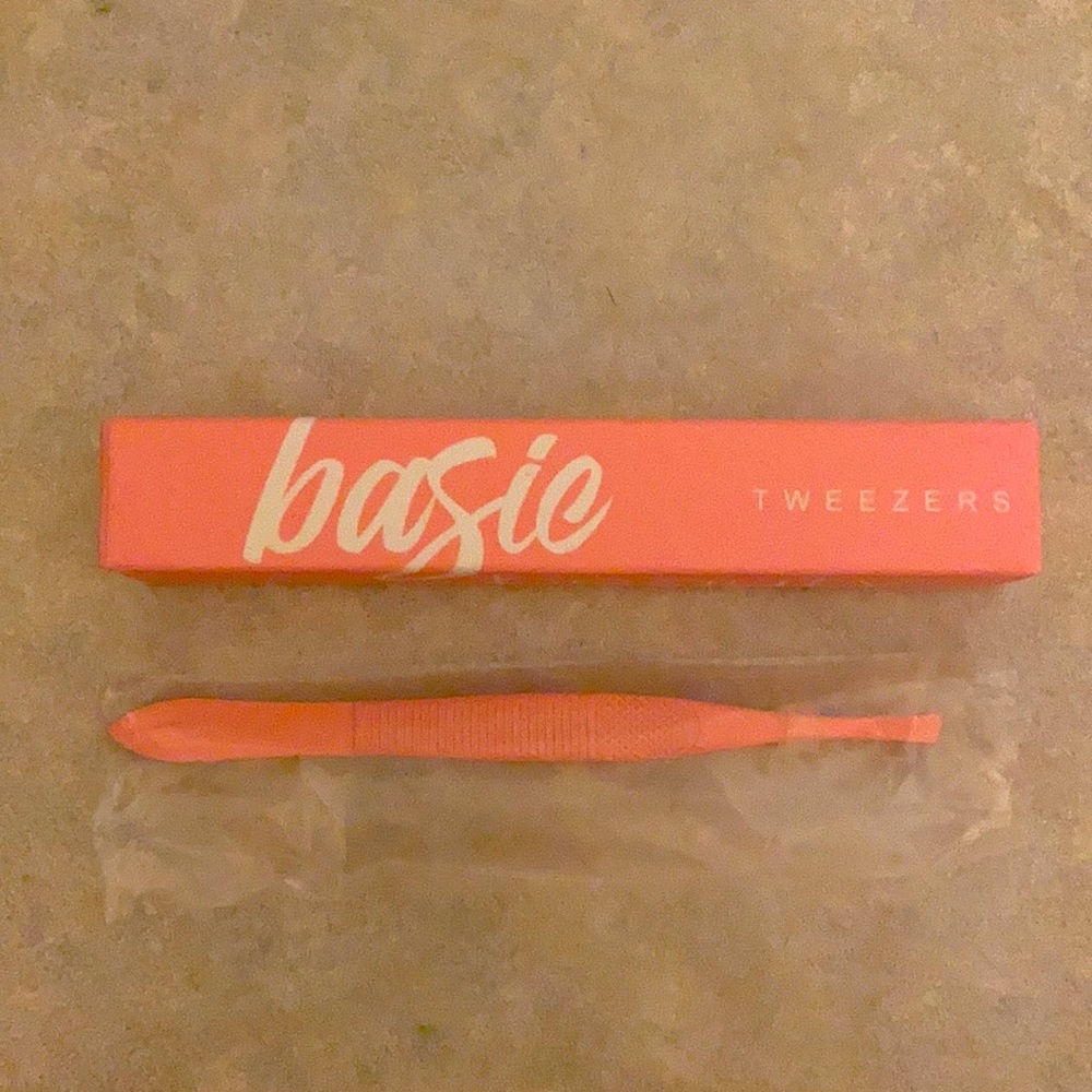 Basic beauty tweezers